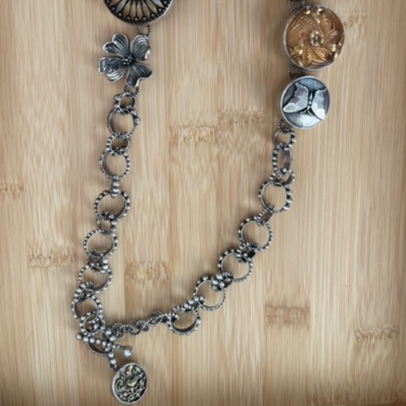 Echo Of The Dreamer Necklace - Picture 4 of 4